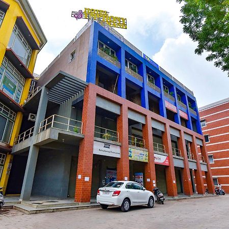 Fabhotel Symphony Grand Ahmedabad Luaran gambar